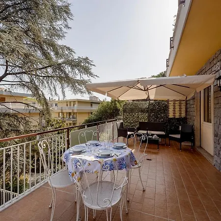 Guesthost - Ninfea Apartment